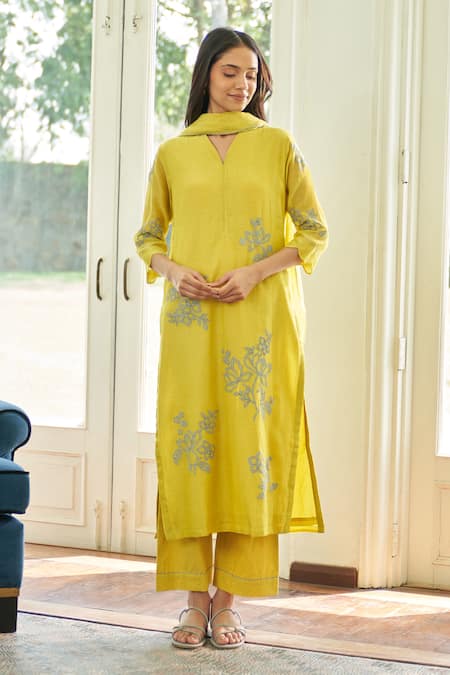 Vaayu Yellow Muslin, Cotton Embroidery Keyhole Neck Daffodil Applique Floral Kurta Set 