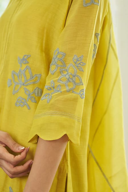 Buy_Vaayu_Yellow Muslin, Cotton Embroidery Keyhole Neck Daffodil Applique Floral Kurta Set_Online_at_Aza_Fashions