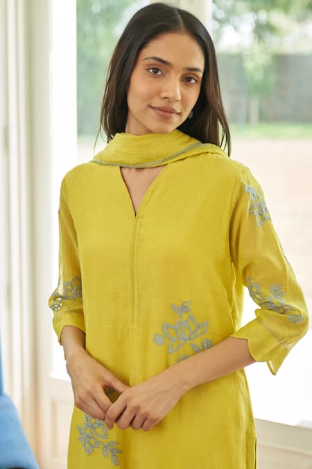 Shop_Vaayu_Yellow Muslin, Cotton Embroidery Keyhole Neck Daffodil Applique Floral Kurta Set_Online_at_Aza_Fashions