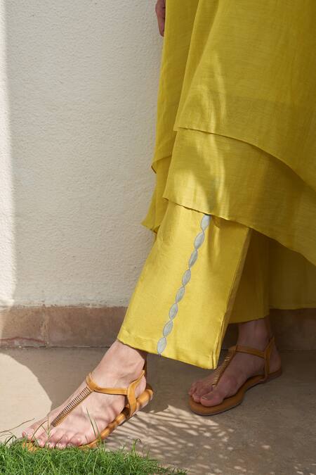 Buy_Vaayu_Yellow Muslin, Cotton Applique Round Neck Daffodil Embroidered Co-ord Set _Online_at_Aza_Fashions