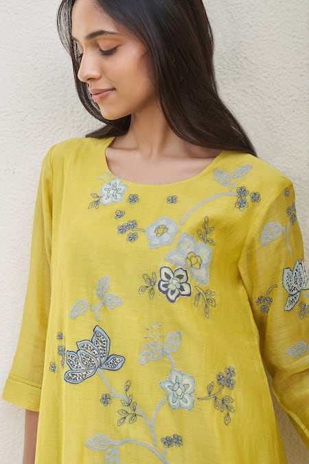 Vaayu_Yellow Muslin, Cotton Applique Round Neck Daffodil Embroidered Co-ord Set _at_Aza_Fashions