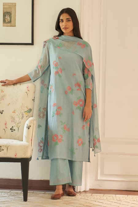 Vaayu_Blue Muslin, Cotton Applique Round Neck Sky Floral Kurta Set _Online_at_Aza_Fashions