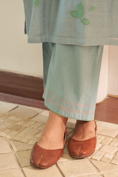 Buy_Vaayu_Blue Muslin, Cotton Applique Round Neck Sky Floral Kurta Set _Online_at_Aza_Fashions