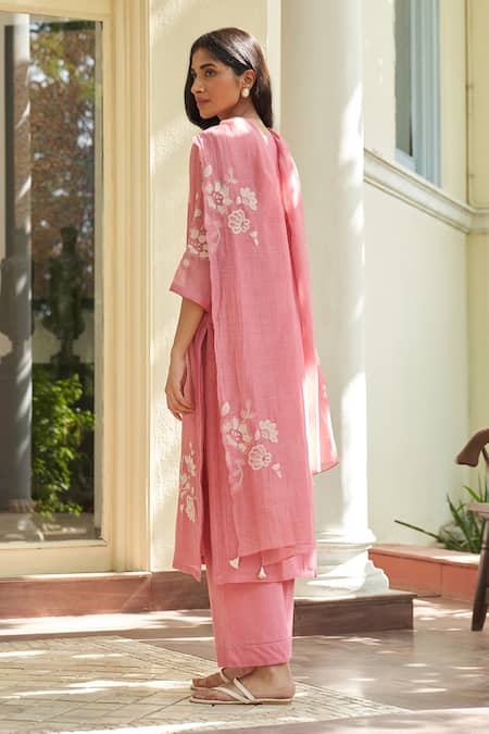 Vaayu Peony Applique Kurta Set 