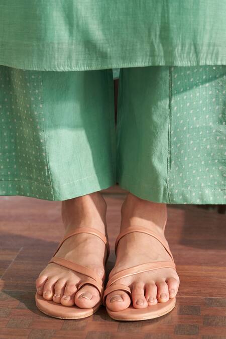 Buy Vaayu Green Muslin, Cotton Applique Round Neck Mint Co-ord Set Online at Aza Fashions Buy_Vaayu_Green Muslin, Cotton Applique Round Neck Mint Co-ord Set _Online_at_Aza_Fashions