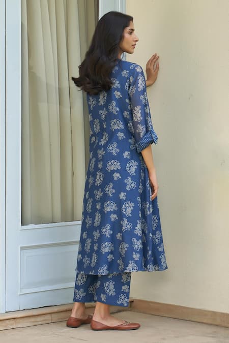 Shop Vaayu Blue Muslin, Cotton Round Neck Ocean Floral Co-ord Set at Aza Fashions Shop_Vaayu_Blue Muslin, Cotton Round Neck Ocean Floral Co-ord Set_at_Aza_Fashions