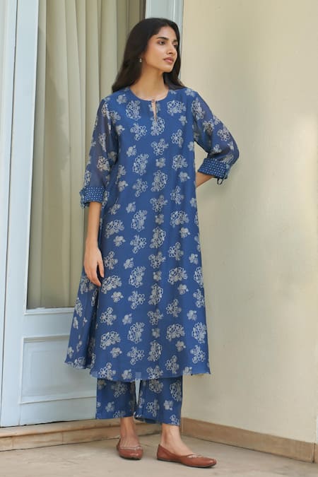 Buy Vaayu Blue Muslin, Cotton Round Neck Ocean Floral Co-ord Set Online at Aza Fashions Buy_Vaayu_Blue Muslin, Cotton Round Neck Ocean Floral Co-ord Set_Online_at_Aza_Fashions