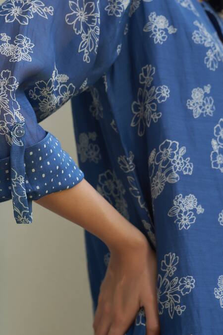 Vaayu Blue Muslin, Cotton Round Neck Ocean Floral Co-ord Set at Aza Fashions Vaayu_Blue Muslin, Cotton Round Neck Ocean Floral Co-ord Set_at_Aza_Fashions