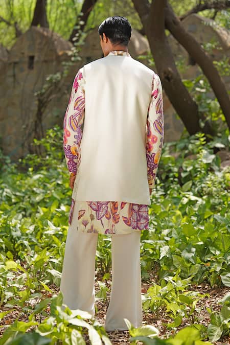 Soniya G Ivory Digital Print Kurta Set 