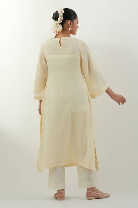 Shop Vinusto Yellow Cotton Embroidery Round Neck Butter Chikankari Kurta Set at Aza Fashions Shop_Vinusto_Yellow Cotton Embroidery Round Neck Butter Chikankari Kurta Set _at_Aza_Fashions