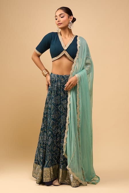 Buy_Naintara Bajaj_Blue Georgette, Chiffon Embroidery V-neck Teal Lehenga Set With Dupatta 