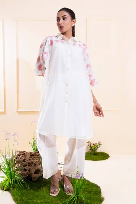 The White Tree Studio_White Chanderi Applique Collared Embroidered Yoke Kurta Set _Online_at_Aza_Fashions