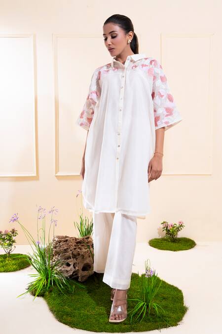 The White Tree Studio_White Chanderi Applique Collared Embroidered Yoke Kurta Set _at_Aza_Fashions