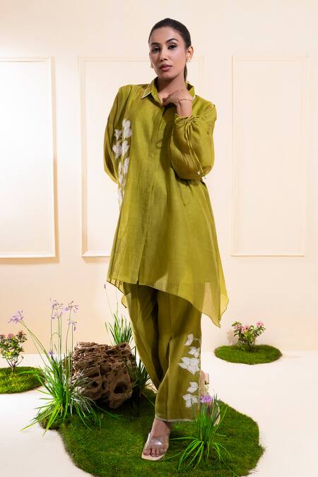 The White Tree Studio_Green Chanderi Applique, Embroidery Collared Moss Kurta Co-ord Set _at_Aza_Fashions