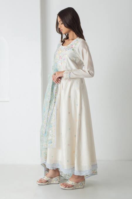 Chhaya Mehrotra Ivory Chanderi, Silk Organza Embroidery Round Neck Kurta Pant Set at Aza Fashions Chhaya Mehrotra_Ivory Chanderi, Silk Organza Embroidery Round Neck Kurta Pant Set _at_Aza_Fashions