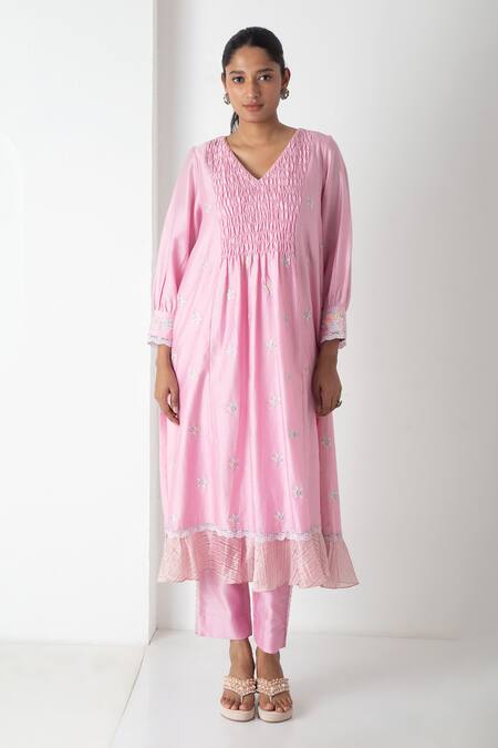 Chhaya Mehrotra Pink Chanderi, Silk Organza Embroidery V-neck Orchid Kurta Set Online at Aza Fashions Chhaya Mehrotra_Pink Chanderi, Silk Organza Embroidery V-neck Orchid Kurta Set _Online_at_Aza_Fashions