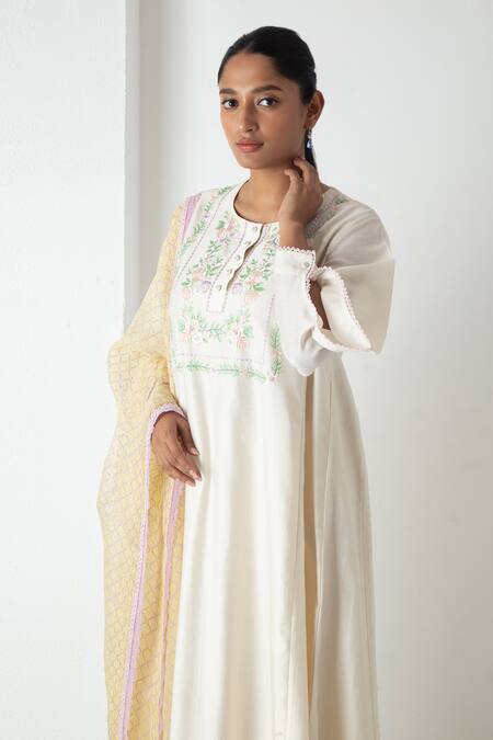 Shop Chhaya Mehrotra Ivory Chanderi, Silk Organza Embroidery Round Neck Kurta Pant Set Online at Aza Fashions Shop_Chhaya Mehrotra_Ivory Chanderi, Silk Organza Embroidery Round Neck Kurta Pant Set _Online_at_Aza_Fashions