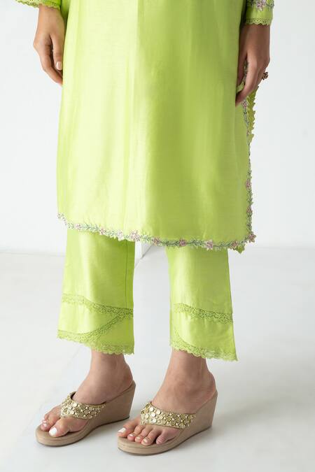 Chhaya Mehrotra Green Chanderi, Silk Organza Embroidery Round Neck Kurta Pant Set at Aza Fashions Chhaya Mehrotra_Green Chanderi, Silk Organza Embroidery Round Neck Kurta Pant Set _at_Aza_Fashions