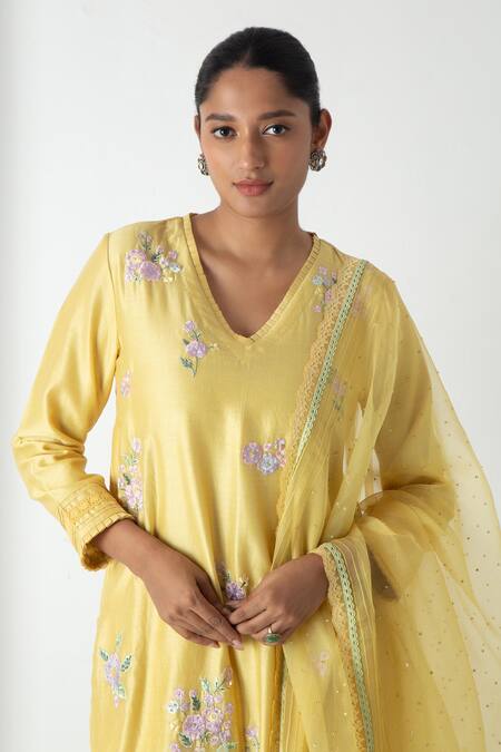 Chhaya Mehrotra Yellow Chanderi, Silk Organza Embroidery V-neck Illuminating Kurta Set Online at Aza Fashions Chhaya Mehrotra_Yellow Chanderi, Silk Organza Embroidery V-neck Illuminating Kurta Set _Online_at_Aza_Fashions