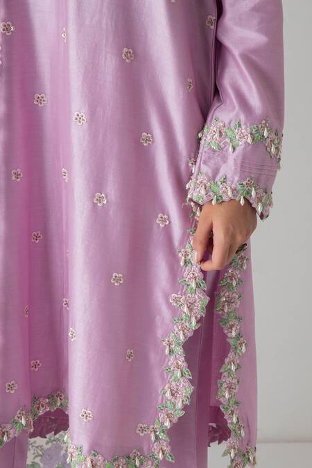 Chhaya Mehrotra Lavender Chanderi, Silk Organza Embroidery V-neck Kurta Pant Set Online at Aza Fashions Chhaya Mehrotra_Lavender Chanderi, Silk Organza Embroidery V-neck Kurta Pant Set _Online_at_Aza_Fashions