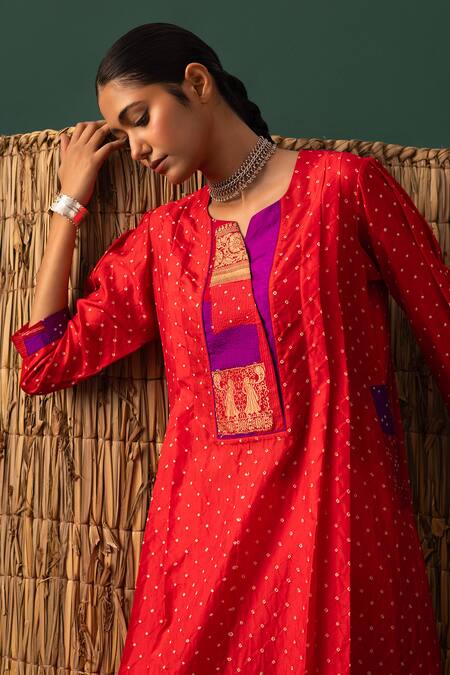 Buy_Naina Jain_Red Silk Round Neck Patchwork Bandhani Suit Set _Online_at_Aza_Fashions