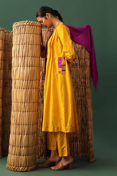 Naina Jain_Mustard Silk Round Neck Patchwork Bandhani Suit Set _Online_at_Aza_Fashions