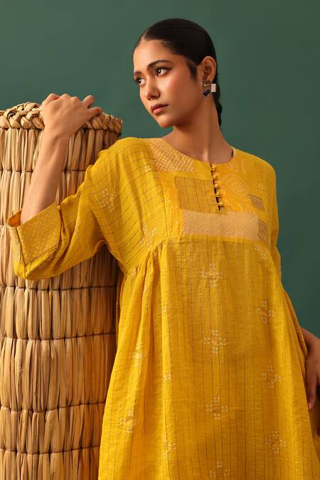 Naina Jain_Yellow Chanderi, Silk, Satin, Georgette Round Neck Patchwork Suit Set _Online_at_Aza_Fashions