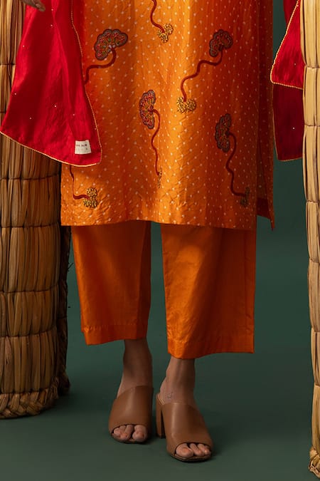 Naina Jain Orange , Organza Embroidery Round Neck Bandhani Aari Suit Set Online at Aza Fashions Naina Jain_Orange , Organza Embroidery Round Neck Bandhani Aari Suit Set _Online_at_Aza_Fashions