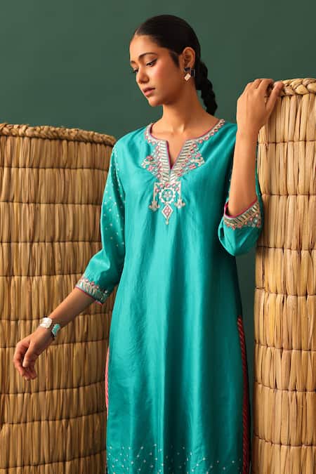 Naina Jain Blue , Organza Gota Patti Split V-neck Bandhani Hand Cut Suit Set Online at Aza Fashions Naina Jain_Blue , Organza Gota Patti Split V-neck Bandhani Hand Cut Suit Set _Online_at_Aza_Fashions