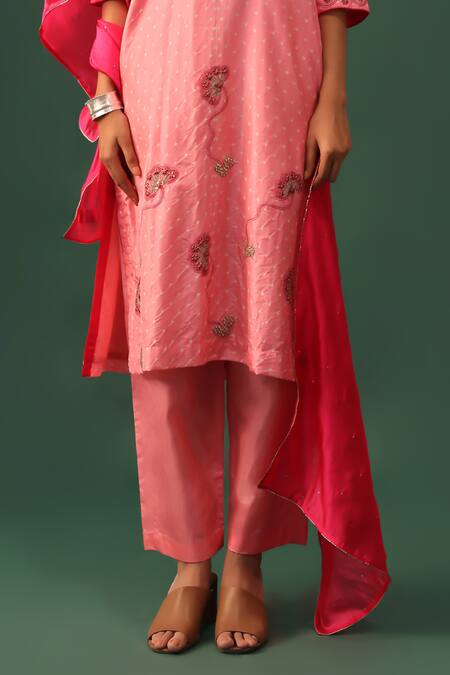 Buy_Naina Jain_Pink , Organza Embroidery Round Neck Bandhani Aari Kurta Set _Online_at_Aza_Fashions