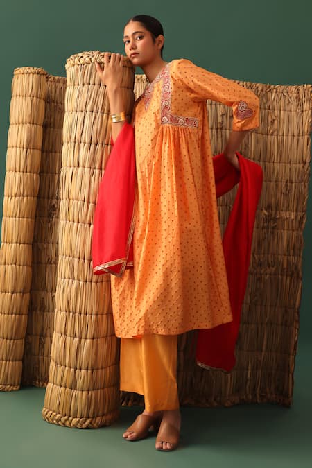 Buy_Naina Jain_Orange Silk Zari, Embroidery Round Neck Bandhani Zardozi Kurta Set _Online_at_Aza_Fashions