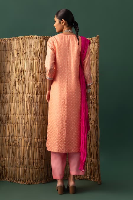 Naina Jain Peach Bandhani Gota Suit Set 