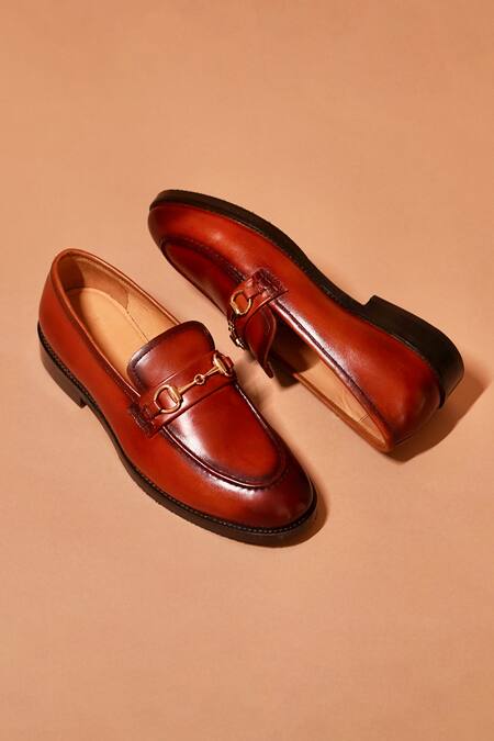 Dmodot Brown Buckles Designer Leather Moccasin Shoes Online at Aza Fashions Dmodot_Brown Buckles Designer Leather Moccasin Shoes _Online_at_Aza_Fashions