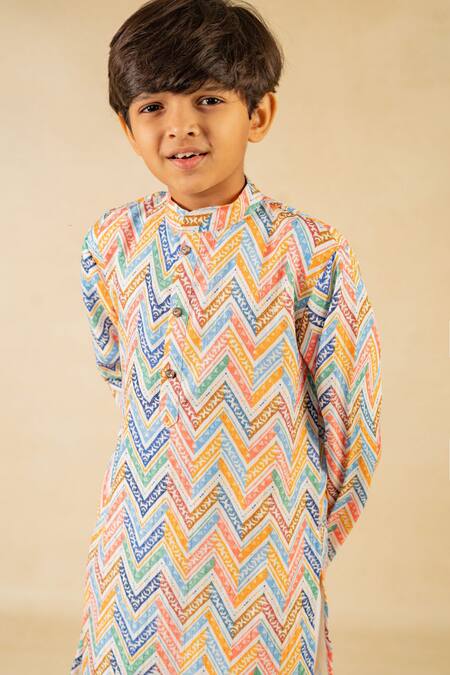 JILMIL DREAMWEAR Multi Color Cotton Coloured Traditional Print Kurta Set at Aza Fashions JILMIL DREAMWEAR_Multi Color Cotton Coloured Traditional Print Kurta Set _at_Aza_Fashions