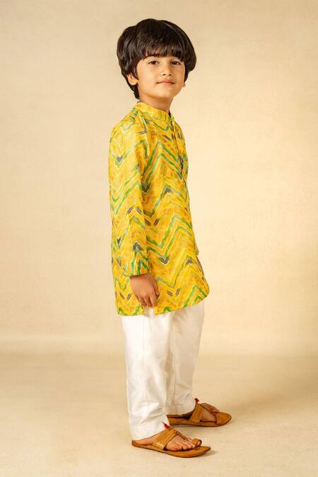 Buy JILMIL DREAMWEAR Yellow Cotton Zig Zag Foil Print Kurta And Pant Set Online at Aza Fashions Buy_JILMIL DREAMWEAR_Yellow Cotton Zig Zag Foil Print Kurta And Pant Set _Online_at_Aza_Fashions