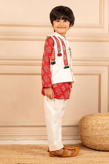 Buy JILMIL DREAMWEAR Red Silk Embroidery, Beads Floral Digital Printed Bundi And Kurta Set Online at Aza Fashions Buy_JILMIL DREAMWEAR_Red Silk Embroidery, Beads Floral Digital Printed Bundi And Kurta Set _Online_at_Aza_Fashions