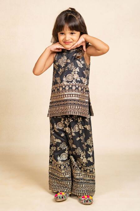 JILMIL DREAMWEAR_Black Silk Embroidery Dola Set _Online_at_Aza_Fashions