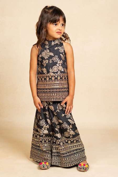 Jilmil Dreamwear Black Silk Embroidery Dola Set 
