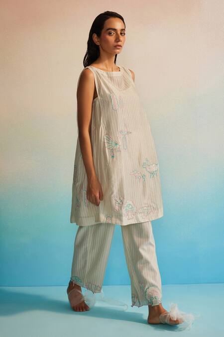 Buy_Ahmev_Ivory Chanderi, Cotton Embroidery Round Neck Hiroko Pleated Kurta And Pant Set _Online_at_Aza_Fashions