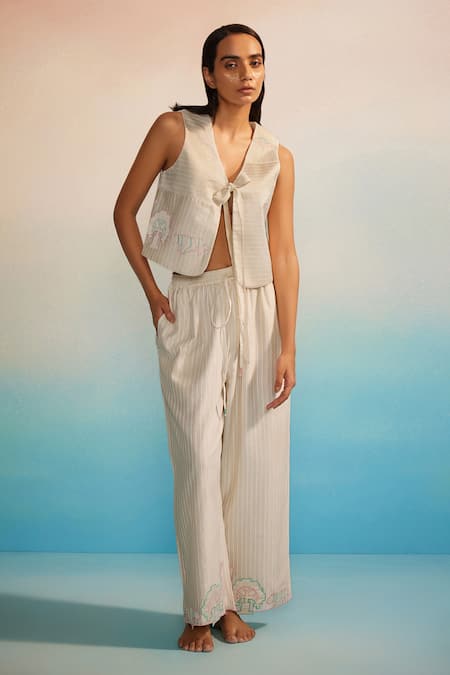 Ahmev_Ivory Chanderi, Cotton Embroidery Round Neck Hiroko Pleated Kurta And Pant Set _at_Aza_Fashions