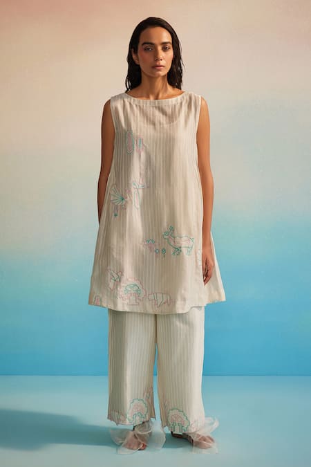 Ahmev Ivory Chanderi, Cotton Embroidery Round Neck Hiroko Pleated Kurta And Pant Set 