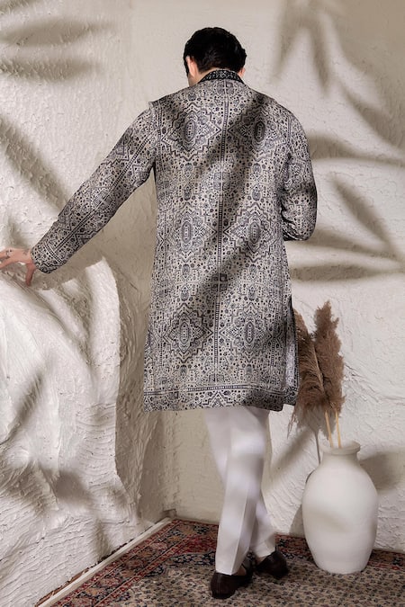 Char Chaand Designer Black & White Printed Kurta 