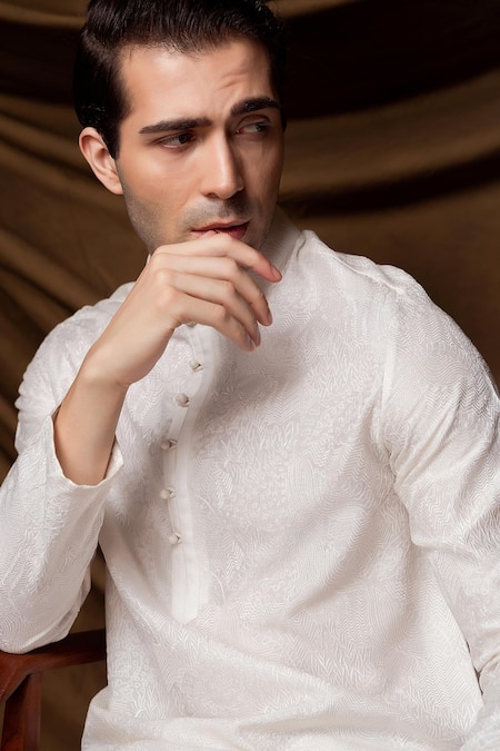 Char Chaand_White Designer Jacquard Kurta _Online_at_Aza_Fashions