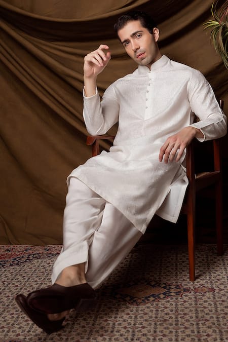 Shop_Char Chaand_White Designer Jacquard Kurta _Online_at_Aza_Fashions