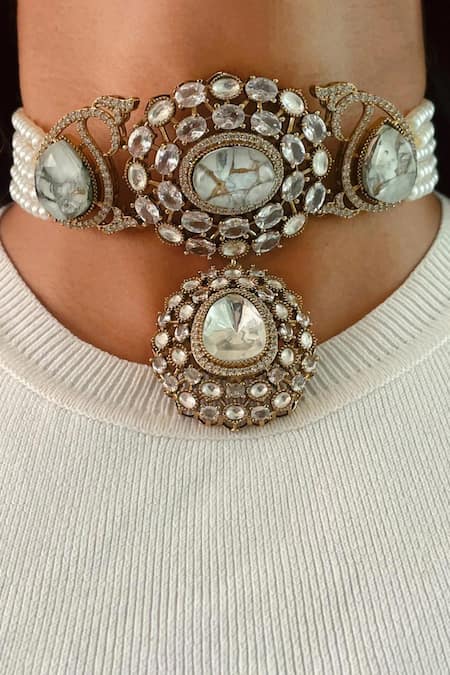 Prerto White Stones Kodki Marble Kundan Necklace Set 