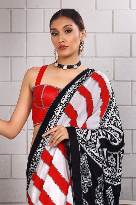 Anita Kanwal_Red Modal, Silk Square Neck Black And White Printed Saree With Corset _Online_at_Aza_Fashions