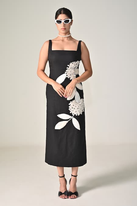 BAANI KHURANA Black Floral Embroidered Dress 
