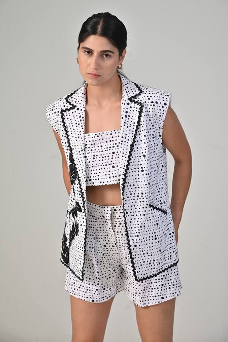 BAANI KHURANA_Black Cotton, Linen Embroidery Square Neck, Round Designer And White Crop Top Set _at_Aza_Fashions