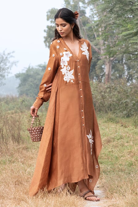 Buy_Kushani_Brown Linen, Silk, Cotton Beads, Embroidery V-neck Mocha Floral Kaftan 