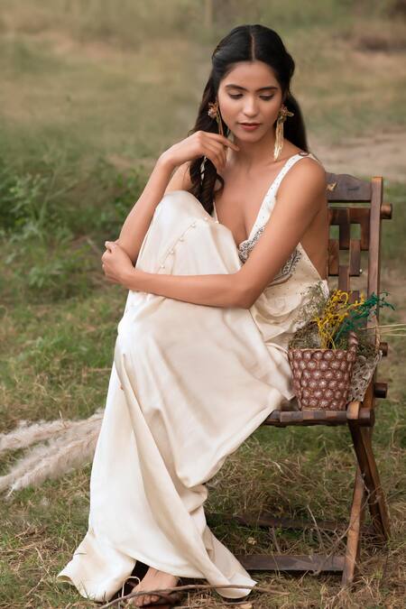 Buy_Kushani_Ivory Linen, Silk Beads Round Neck Beige Aplique Hand Embroidered Maxi Dress 